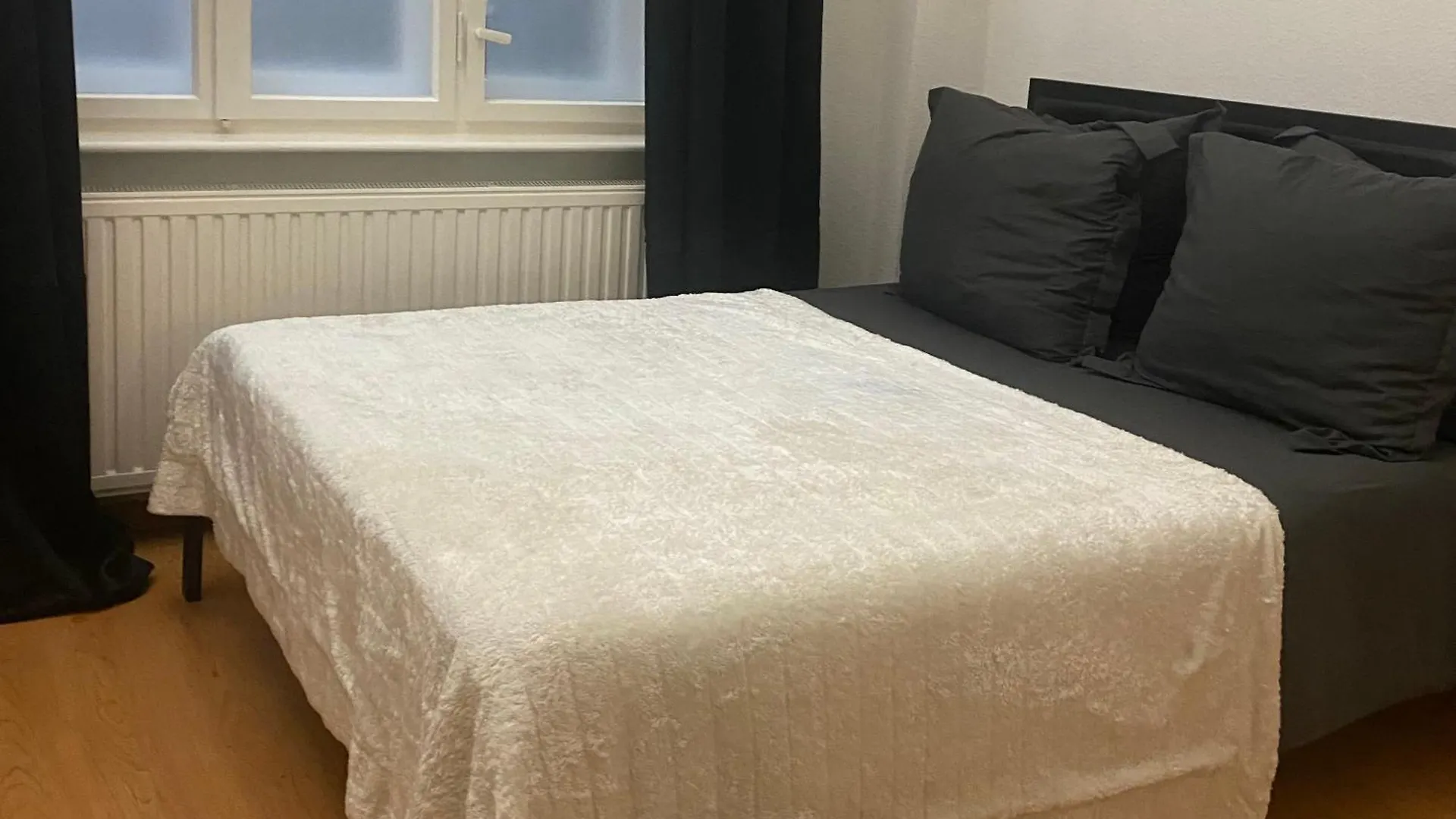 Room 1 Berlim